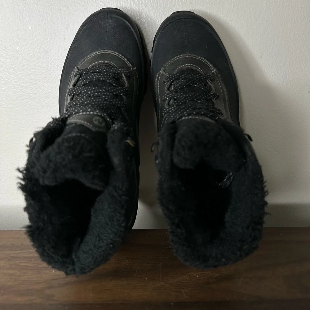 Merrell good preowned